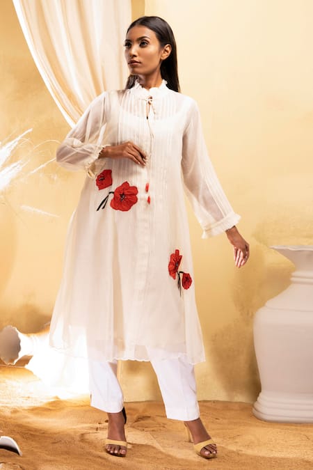 The White Tree Studio Flower Applique Kurta & Pant Set 