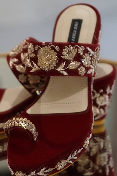 Buy_Shradha Hedau Footwear Couture_Maroon Embroidery Ezra Zardozi Work Wedges 