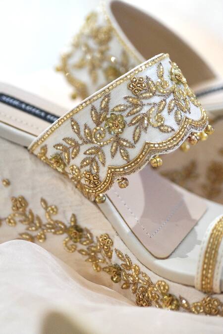 Pin by z a on Bridal trousseau | Bridal wedding shoes, Bridal anklet,  Beautiful anklet