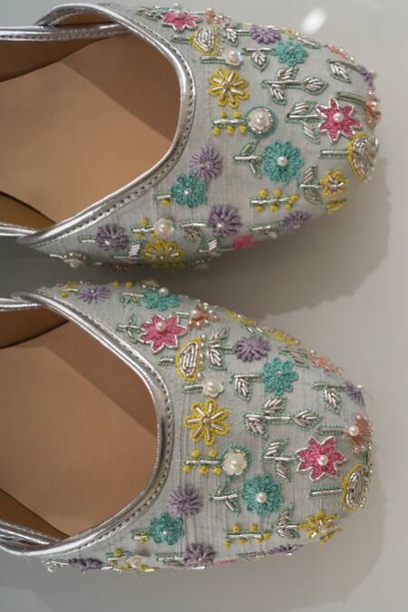 Buy Shradha Hedau Footwear Couture Green Embroidery Julia Juttis Online at Aza Fashions Buy_Shradha Hedau Footwear Couture_Green Embroidery Julia Juttis _Online_at_Aza_Fashions