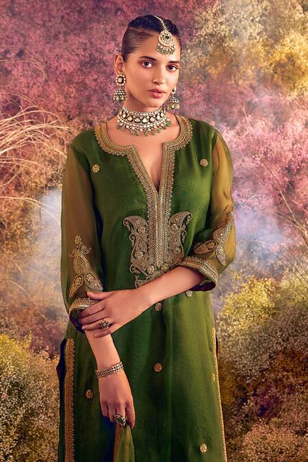 Charu Makkar Green Organza, Silk Embroidery Split V-neck Straight Kurta Pant Set Online at Aza Fashions Charu Makkar_Green Organza, Silk Embroidery Split V-neck Straight Kurta Pant Set _Online_at_Aza_Fashions