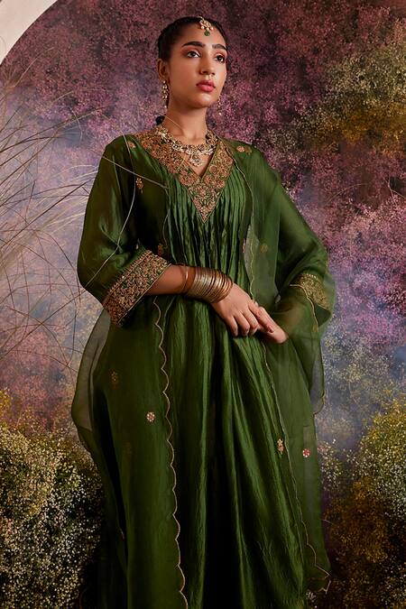 Buy Charu Makkar Green Organza, Organza, Embroidery V-neck A-line Kurta Pant Set Online at Aza Fashions Buy_Charu Makkar_Green Organza, Organza, Embroidery V-neck A-line Kurta Pant Set _Online_at_Aza_Fashions