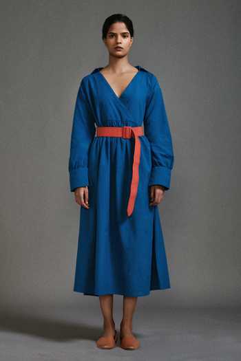 Buy_MATI_Blue Cotton V-neck, Collared Wide V Midi Dress With Contrast Belt _Online_at_Aza_Fashions