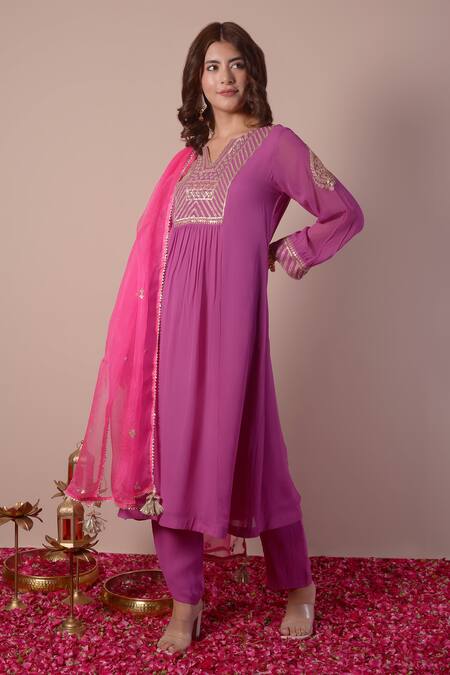 Surabhi Arya Purple Georgette, Organza Gota Patti, Sequins, Embroidery Split V-neck Kurta Set at Aza Fashions Surabhi Arya_Purple Georgette, Organza Gota Patti, Sequins, Embroidery Split V-neck Kurta Set _at_Aza_Fashions