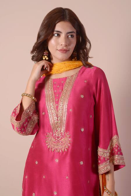 Surabhi Arya_Magenta Bamboo, Silk Sequins, Zari, Gota Patti, Tassels Round Work Kurta Set _Online_at_Aza_Fashions