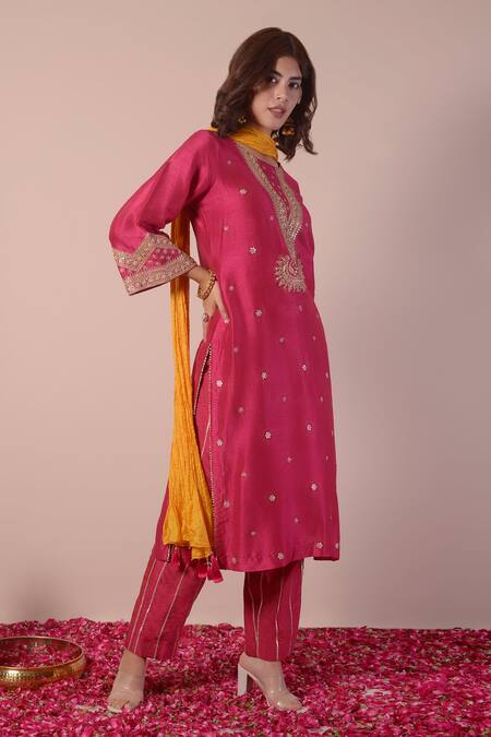 Buy_Surabhi Arya_Magenta Bamboo, Silk Sequins, Zari, Gota Patti, Tassels Round Work Kurta Set 