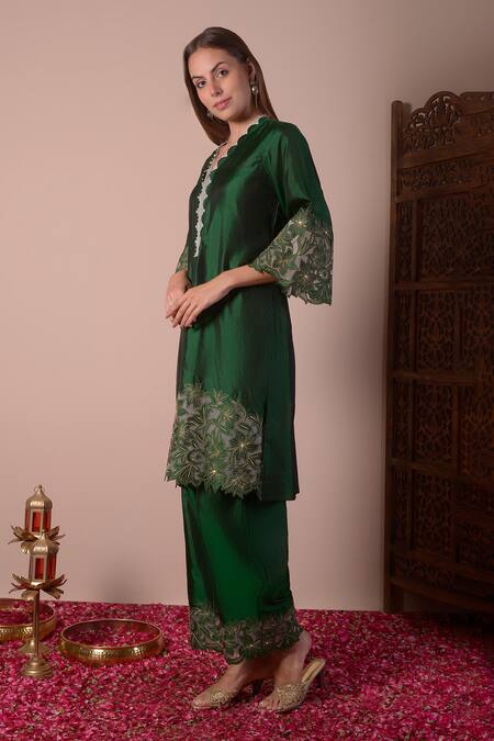 Buy_Surabhi Arya_Emerald Green Silk Embroidery V-neck Border Kurta And Palazzo Set _Online_at_Aza_Fashions