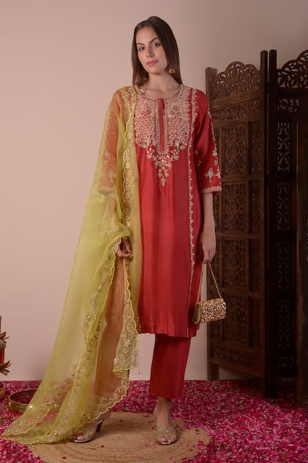 Surabhi Arya Silk Chanderi Embroidered Kurta Set 