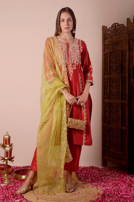 Surabhi Arya_Red Silk, Chanderi, Organza Beads, Zari Round Neck Embroidered Kurta Set _Online_at_Aza_Fashions