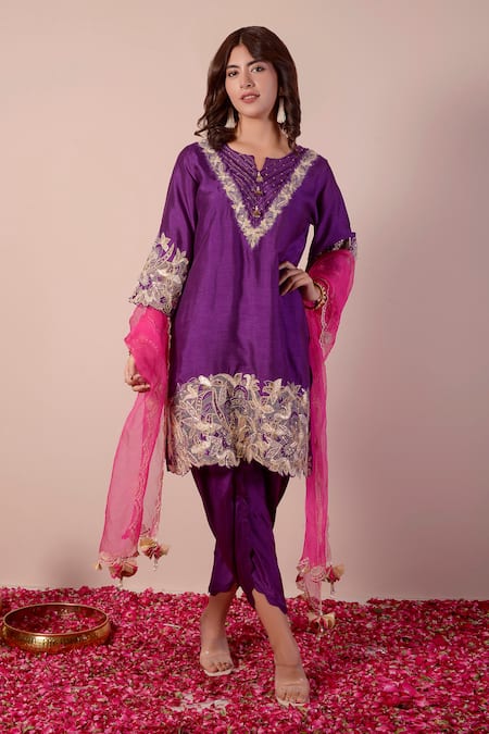 Surabhi Arya Zari Neckline Embroidered Kurta Set 