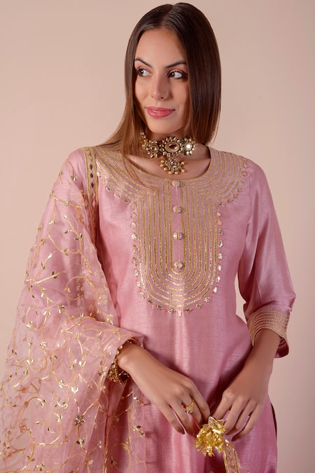 Surabhi Arya_Pink Bamboo, Organza Embroidery, Gota Patti Round Neck Ombre Kurta Set _at_Aza_Fashions
