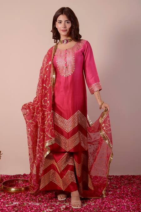 Surabhi Arya_Red Bamboo, Organza Embroidery, Gota Patti Round Neck Work Kurta Set _Online_at_Aza_Fashions