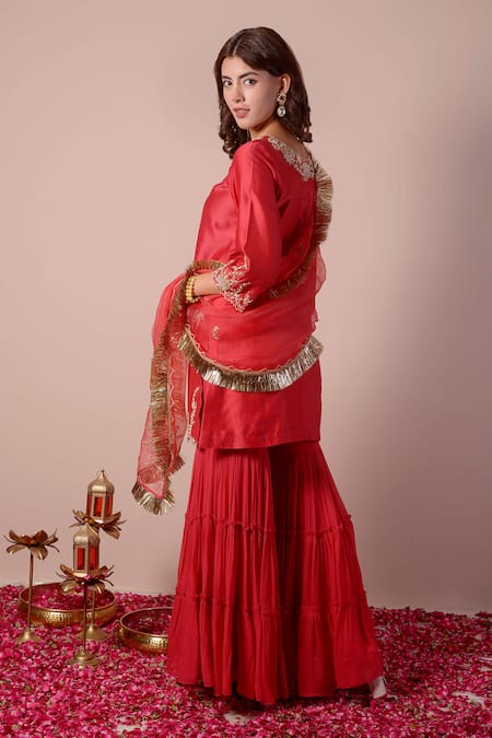 Surabhi Arya_Red Silk, Georgette, Organza Cut Work, Sequins, Neckline Embroidered Kurta Set _at_Aza_Fashions