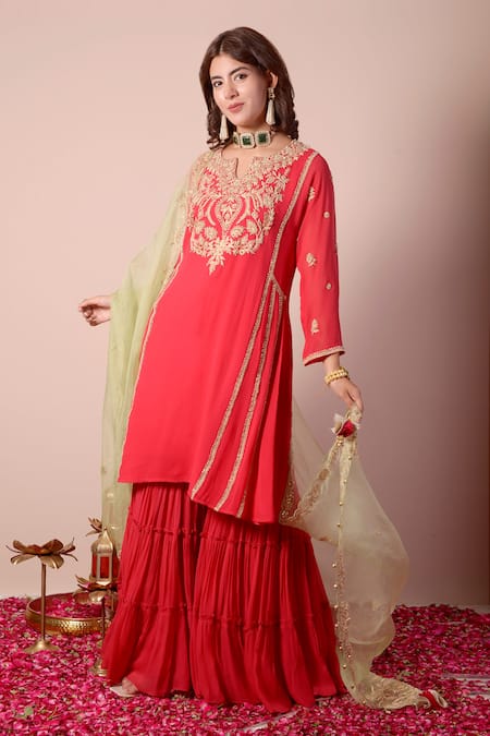 Surabhi Arya Embroidered Kurta Set 