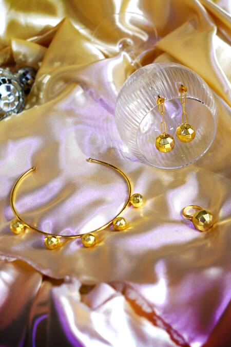 Varnika Arora_Gold Plated Disco Ball Pattern Choker _Online_at_Aza_Fashions