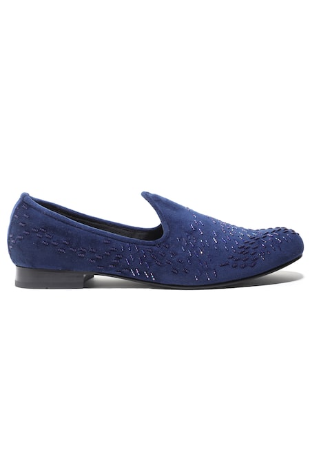 Asuka Blue Embroidery Navy Velvet Mojari With Online at Aza Fashions Asuka_Blue Embroidery Navy Velvet Mojari With _Online_at_Aza_Fashions