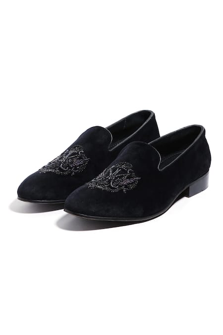 Asuka Black Embroidery Hand Shoes 