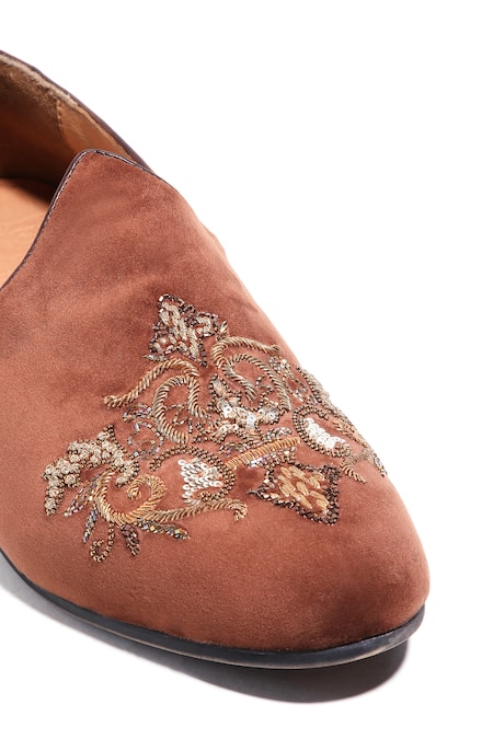 Buy Asuka Brown Embroidery Velvet Cutdana Work Mojaris Online at Aza Fashions Buy_Asuka_Brown Embroidery Velvet Cutdana Work Mojaris _Online_at_Aza_Fashions
