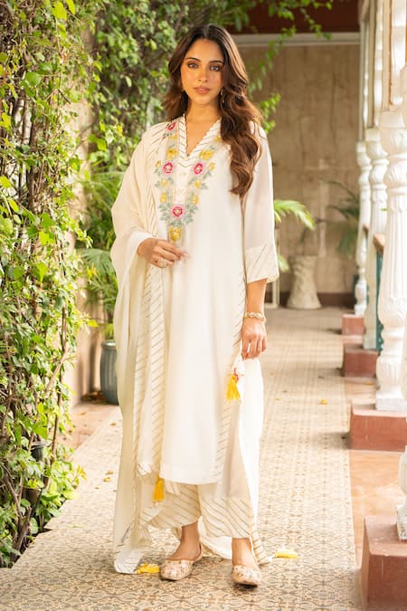 Ajiesh Oberoi Mehek Thread Embroidered Kurta Palazzo Set 