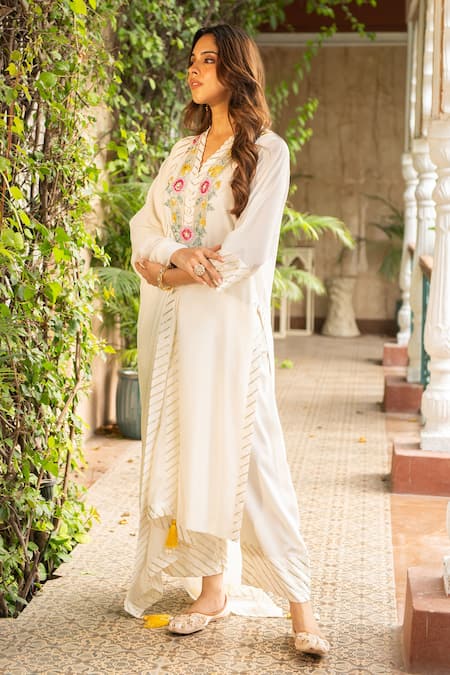 Ajiesh Oberoi_Ivory Georgette, Rayon, Muslin Embroidery V-neck Mehek Thread Kurta Palazzo Set _Online_at_Aza_Fashions