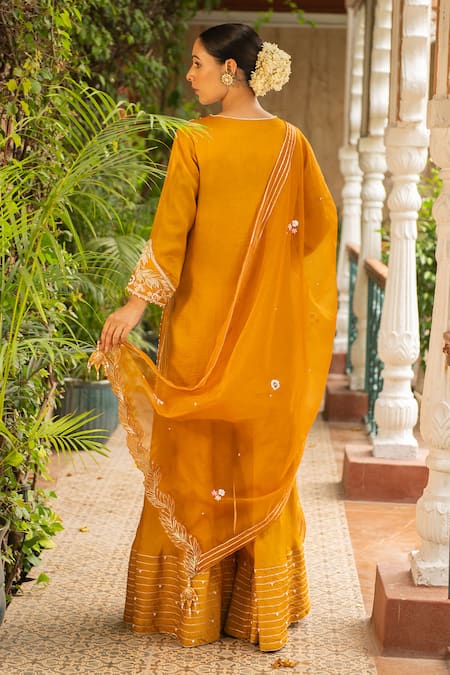 Ajiesh Oberoi Mustard Foliage Embroidered Kurta Set 