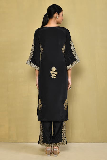 Samyukta Singhania_Black Crepe Zari V-neck Embroidered Kurta And Palazzo Set _Online_at_Aza_Fashions