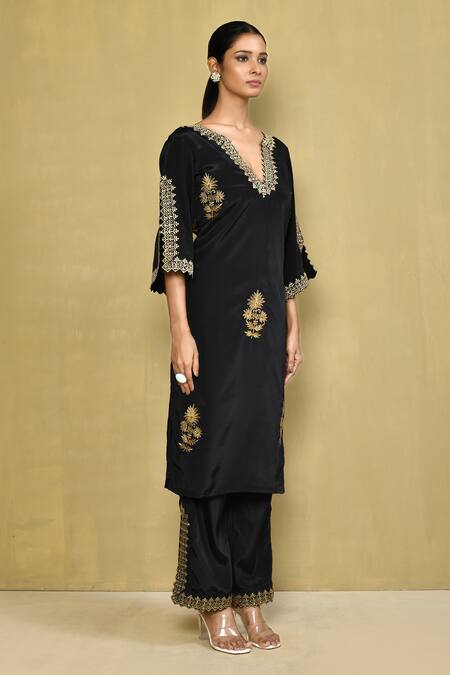Samyukta Singhania_Black Crepe Zari V-neck Embroidered Kurta And Palazzo Set _at_Aza_Fashions