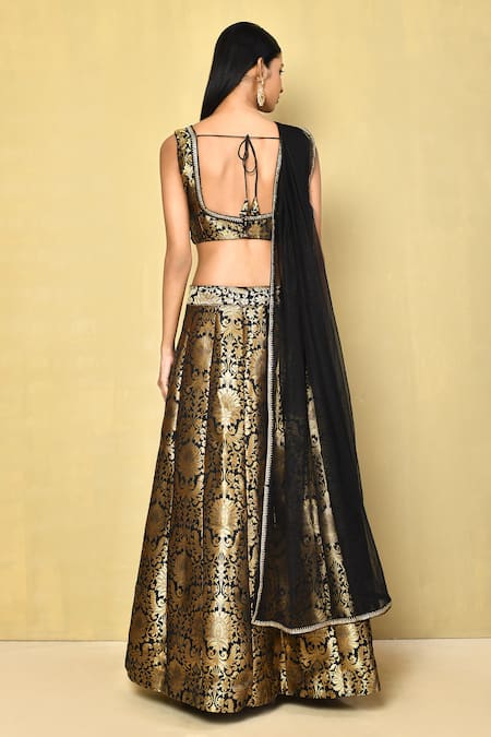 Naintara Bajaj Floral Pattern Lehenga Set 