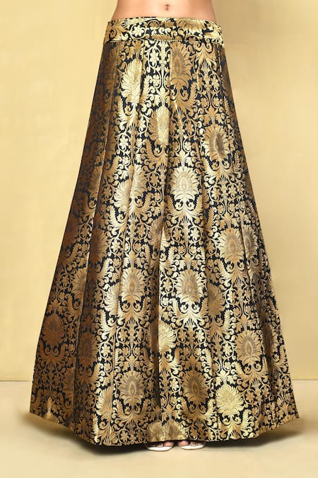 Naintara Bajaj_Black Brocade Sequins, Lace, Embroidery V-neck Floral Pattern Lehenga Set _Online_at_Aza_Fashions