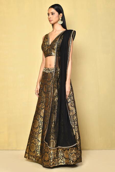 Naintara Bajaj_Black Brocade Sequins, Lace, Embroidery V-neck Floral Pattern Lehenga Set _at_Aza_Fashions