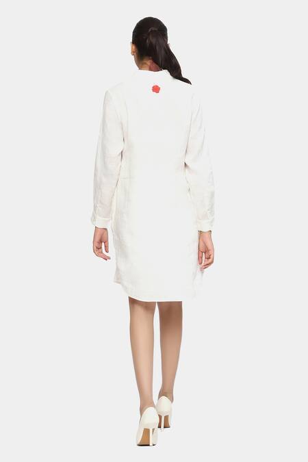 Shop Satya Paul White Linen Embroidery Collared Singular Hibiscus Print Tunic at Aza Fashions Shop_Satya Paul_White Linen Embroidery Collared Singular Hibiscus Print Tunic _at_Aza_Fashions