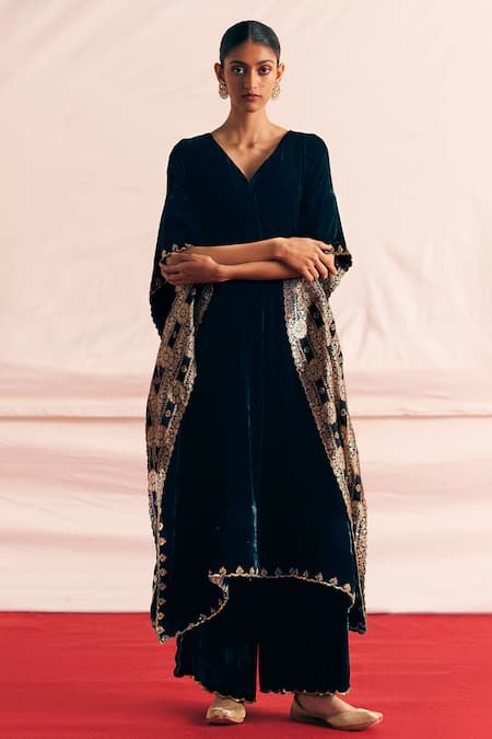 Mimamsaa Dhianni Border Embroidered Kaftan & Pant Set 