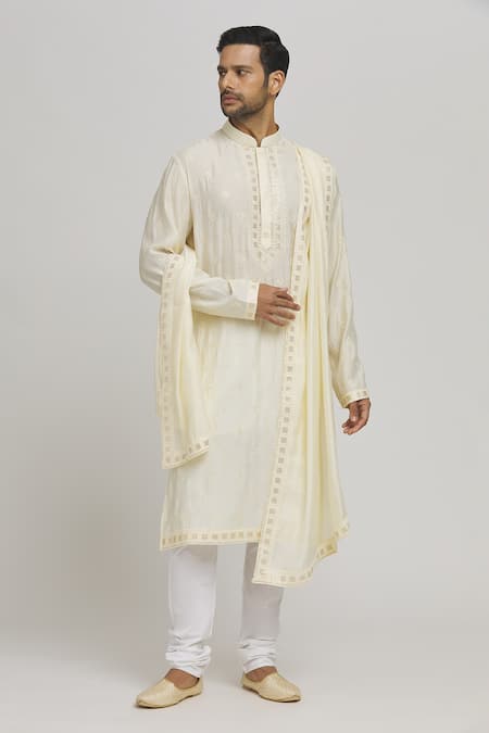 Aham-Vayam Sonadhar Thread Embroidered Kurta Churidar Set 