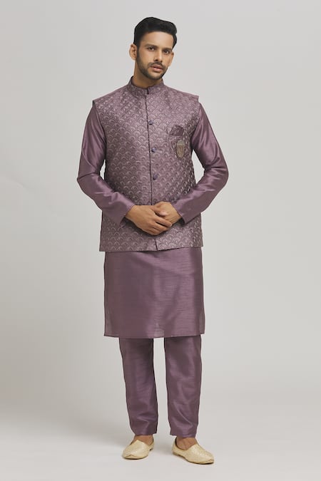 Aham-Vayam Mayur Embroidered Bundi Kurta Set 