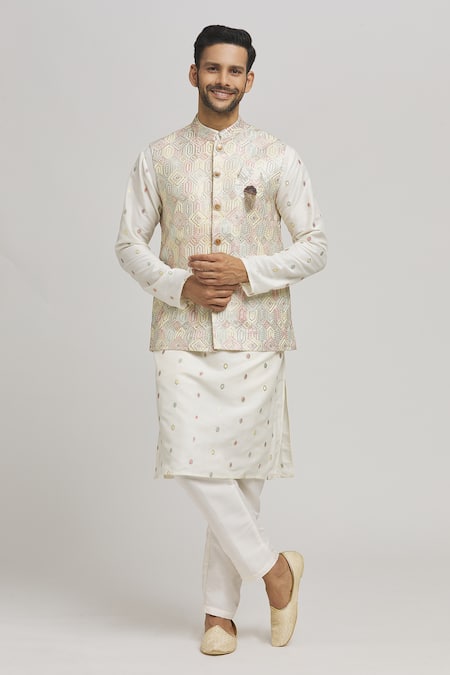 Aham-Vayam Ivory Cotton Embroidered Sequin Sona Honeycomb Bundi Kurta Set 