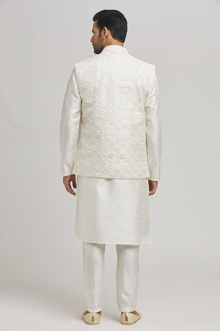 Aham-Vayam Thread Embroidered Bundi Kurta Set 