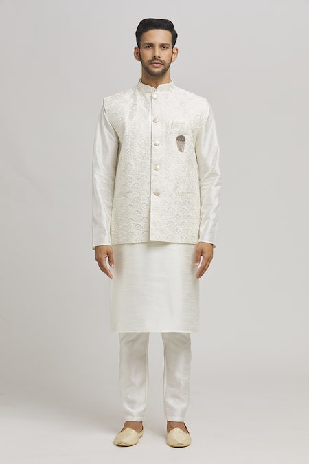 Buy_Aham-Vayam_Cream Cotton Sequins, Embroidery Thread Bundi Kurta Set _Online_at_Aza_Fashions