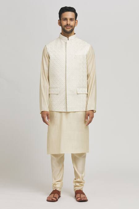 Aham-Vayam White Cotton Embroidery Geometric Bundi Jacket Online at Aza Fashions Aham-Vayam_White Cotton Embroidery Geometric Bundi Jacket _Online_at_Aza_Fashions