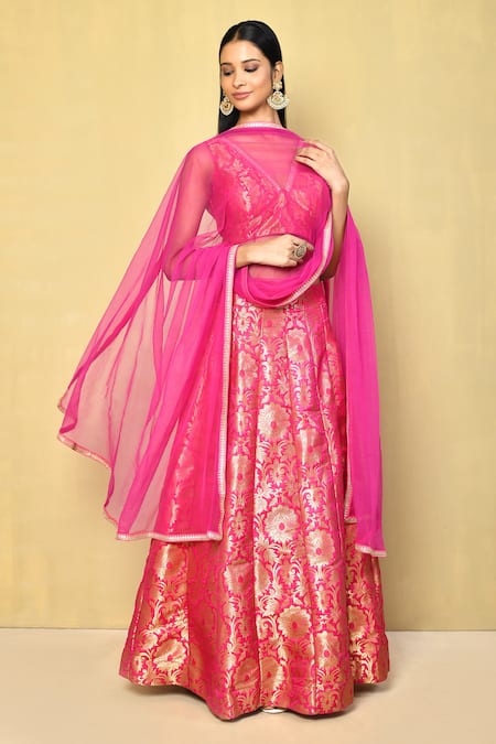 Samyukta Singhania Magenta Banarasi Brocade Embroidered Floral V Sequins And Lace Blouse Lehenga Set 