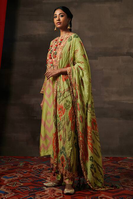 Shop_Saundh_Green Silk Cut Work, Beads Round Neck Hema Geometric Print Kurta Set_Online_at_Aza_Fashions
