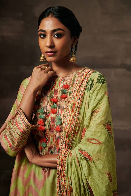 Saundh_Green Silk Cut Work, Beads Round Neck Hema Geometric Print Kurta Set_at_Aza_Fashions