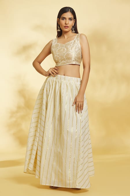 Golden Lehenga Skirt And Crop Top Dress at Rs 6000/piece in Mumbai | ID:  16607187862