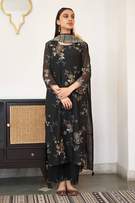 Vaayu_Black Muslin, Cotton Embroidery, Tassels Round Neck Thread Kurta Set _Online_at_Aza_Fashions