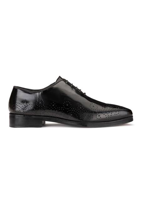 Shutiq_Black Roush Brogue Solid Lace-up Shoes_Online_at_Aza_Fashions