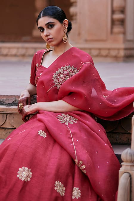Buy Weaver Story Red Silk, Organza Embroidery, Zari Edelweiss Blossom Zardozi Lehenga Blouse Set Online at Aza Fashions Buy_Weaver Story_Red Silk, Organza Embroidery, Zari Edelweiss Blossom Zardozi Lehenga Blouse Set _Online_at_Aza_Fashions