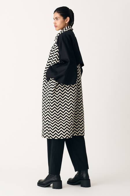 Buy_Three_Black Heavy Cotton Twill Plain Front Pleated Straight Pant  _Online_at_Aza_Fashions