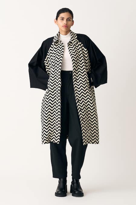 Shop_Three_Black Heavy Cotton Twill Plain Front Pleated Straight Pant  _Online_at_Aza_Fashions