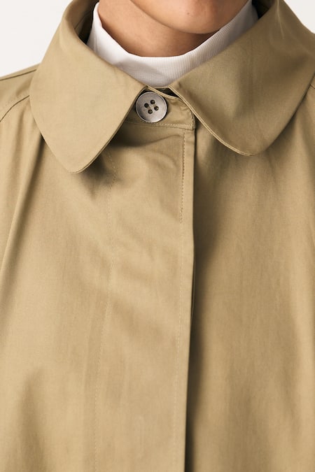 Shop Three Green Gabardine, Crepe Collared Batwing Sleeve Jacket And Pleated Pant Set Online at Aza Fashions Shop_Three_Green Gabardine, Crepe Collared Batwing Sleeve Jacket And Pleated Pant Set _Online_at_Aza_Fashions