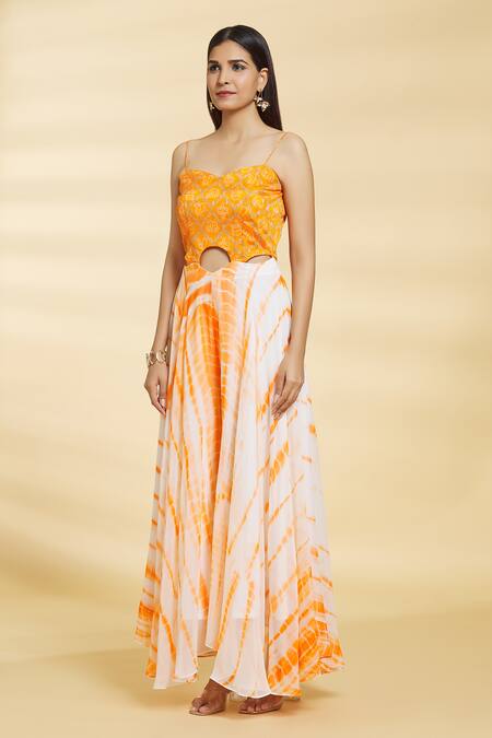 Samyukta Singhania Orange Georgette Sweetheart Neck Shibori Pattern Jumpsuit Online at Aza Fashions Samyukta Singhania_Orange Georgette Sweetheart Neck Shibori Pattern Jumpsuit _Online_at_Aza_Fashions