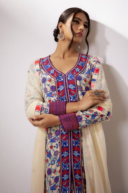 Nadima Saqib Ivory Crepe, Net Sequins, Embroidery Round Neck Thread And Work Kurta Gharara Set Online at Aza Fashions Nadima Saqib_Ivory Crepe, Net Sequins, Embroidery Round Neck Thread And Work Kurta Gharara Set _Online_at_Aza_Fashions